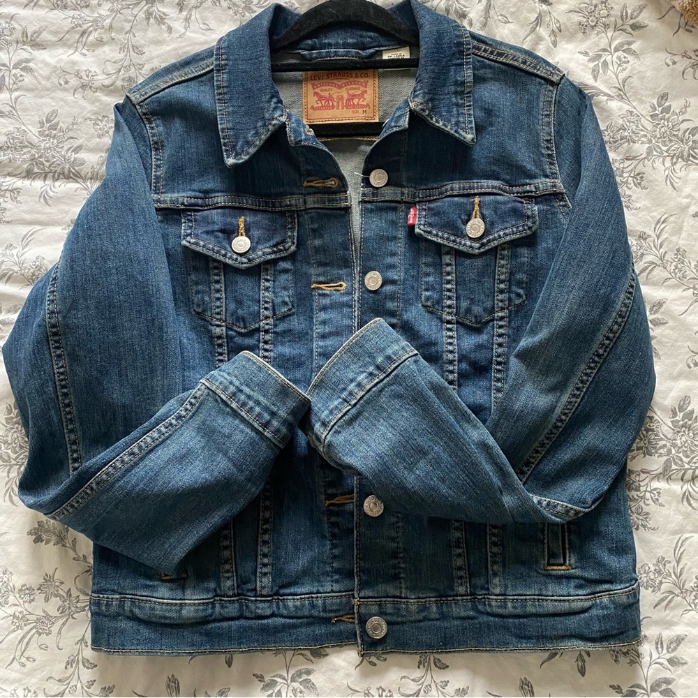 Levi’s jacket women’s size Medium